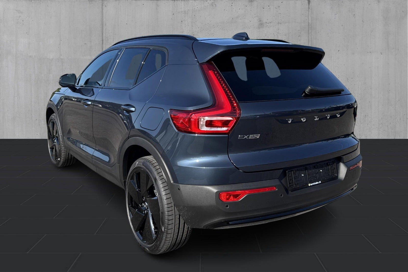 Blå Volvo EX40 fra 2025