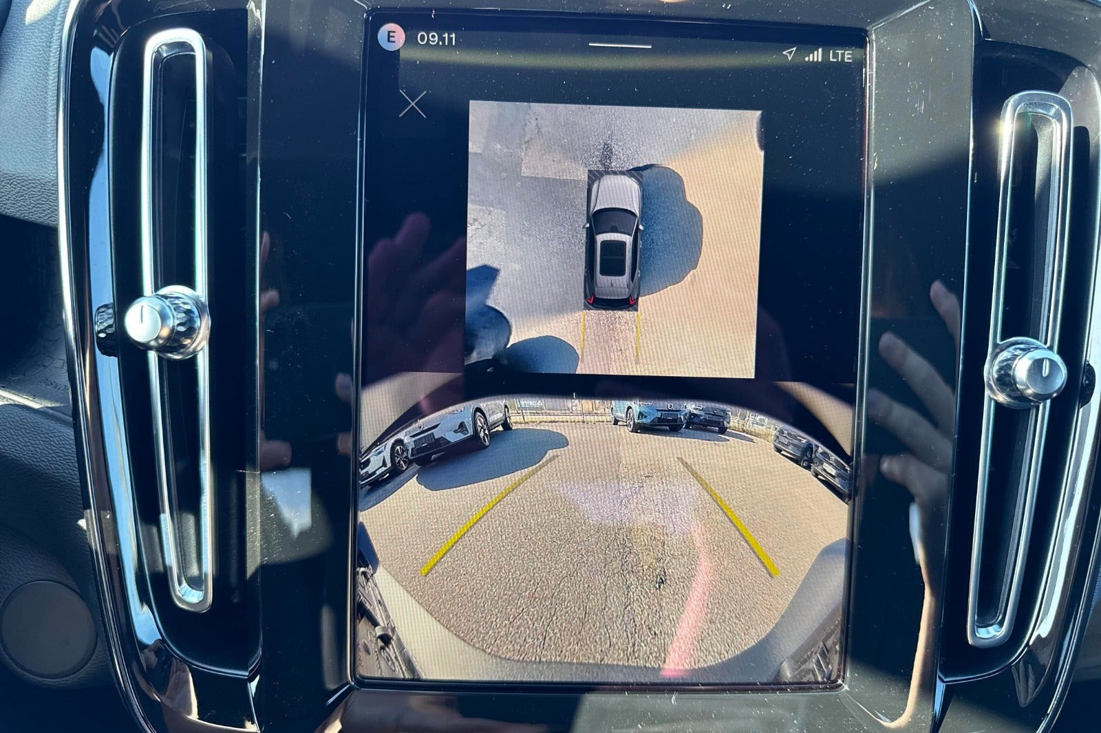 Blå Volvo EX40 fra 2025