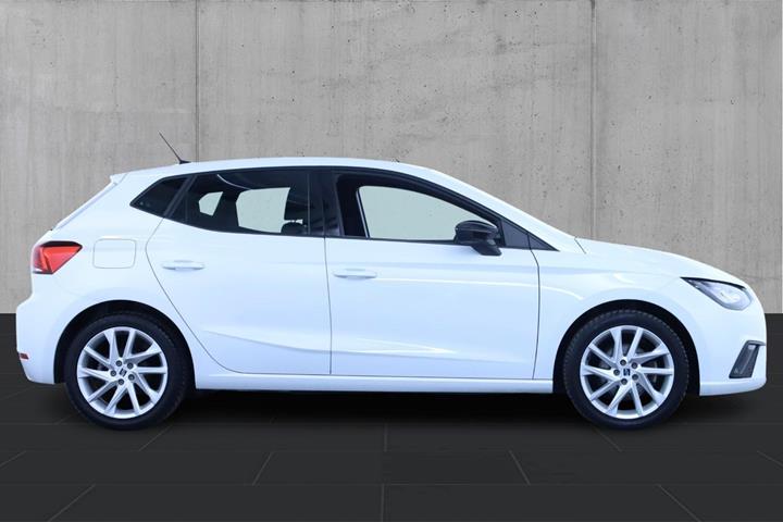 Hvid Seat Ibiza fra 2022