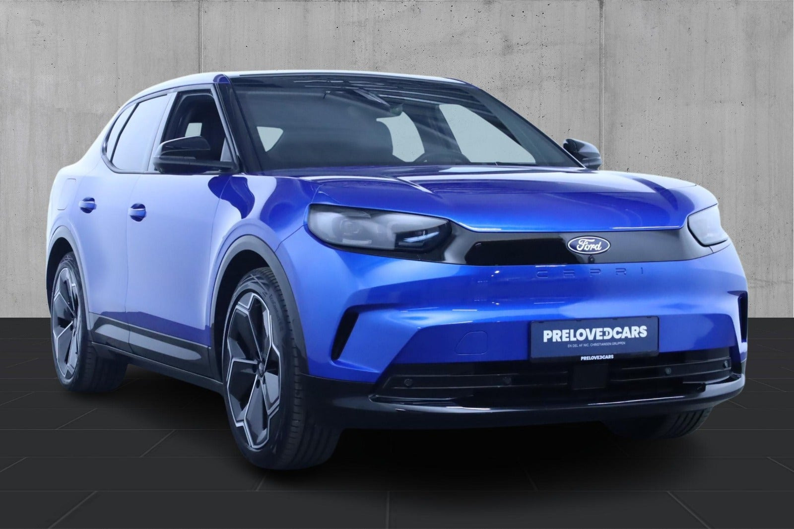 Blå Ford Capri fra 2025