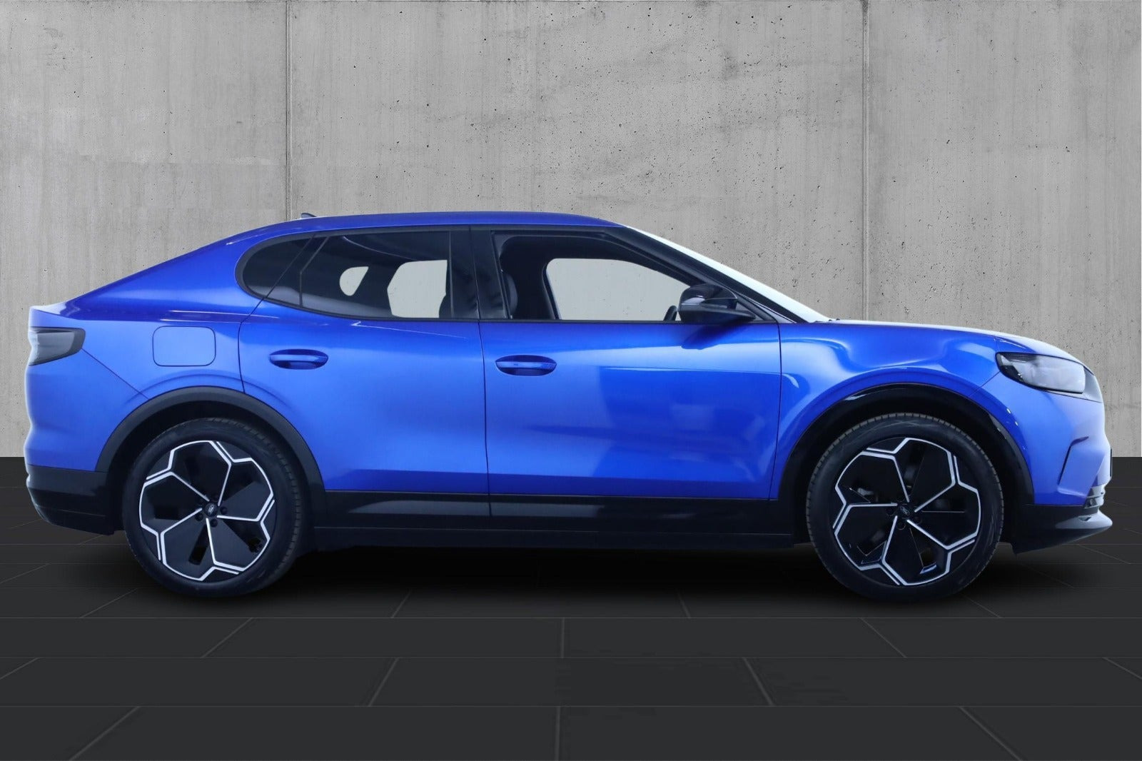 Blå Ford Capri fra 2025