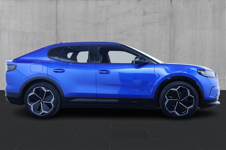 Blå Ford Capri fra 2025