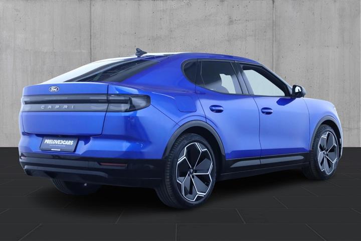 Blå Ford Capri fra 2025