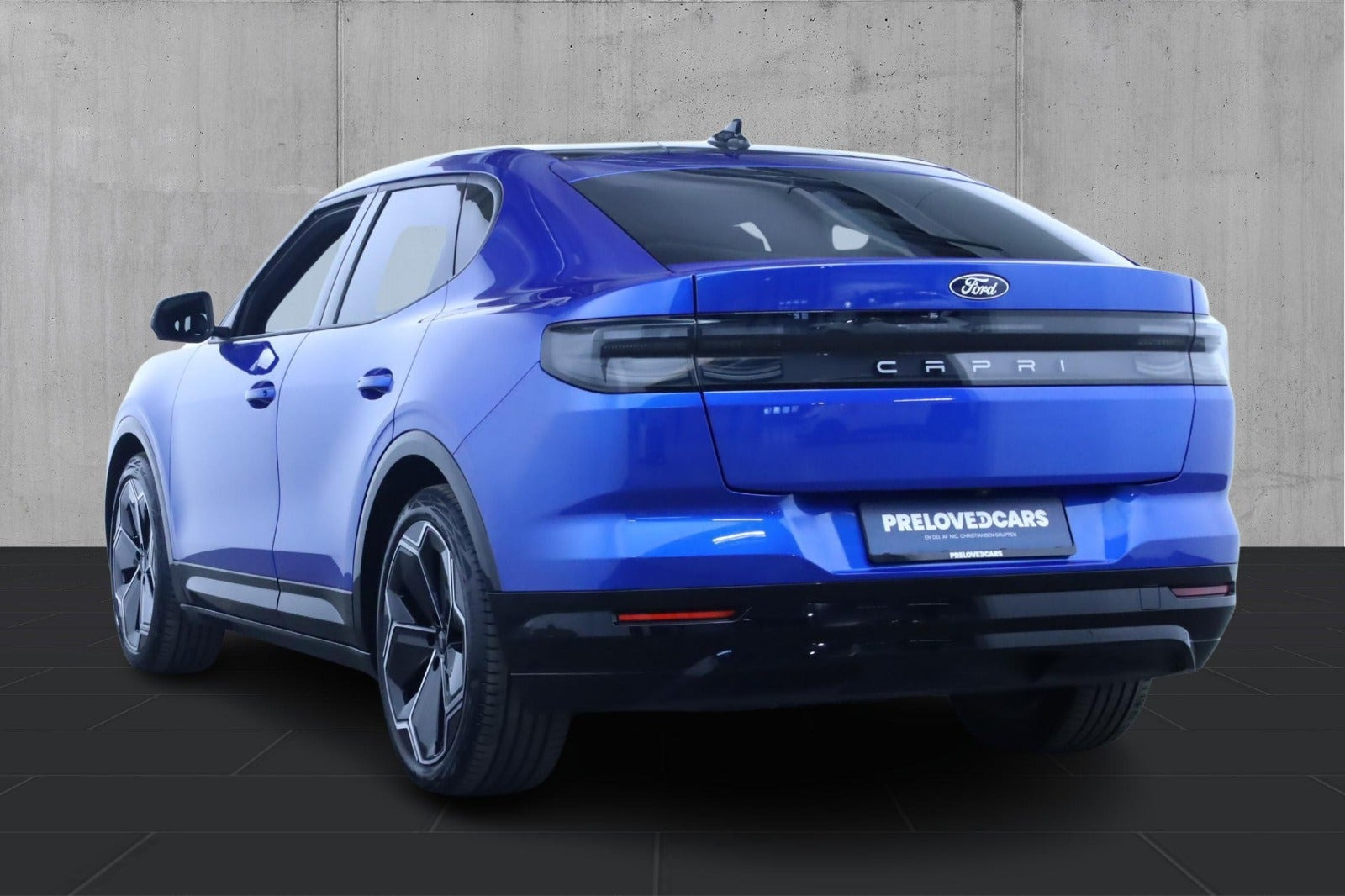 Blå Ford Capri fra 2025