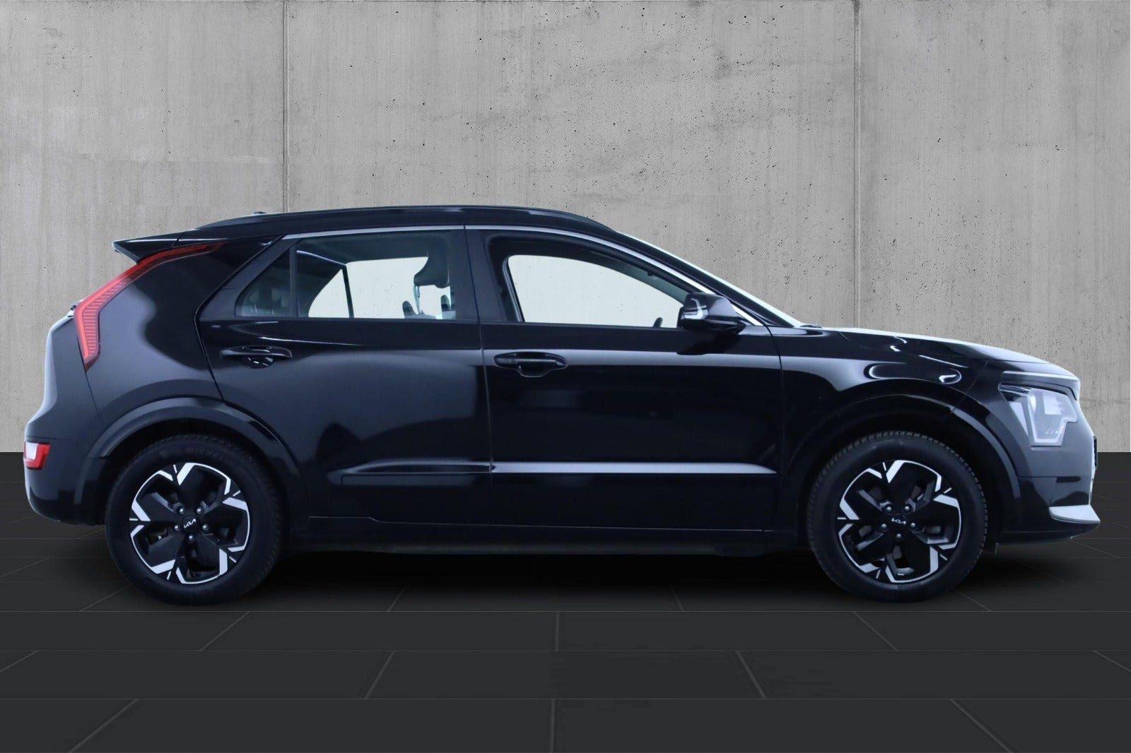 Sort Kia Niro fra 2023