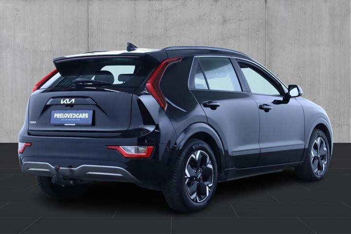 Sort Kia Niro fra 2023
