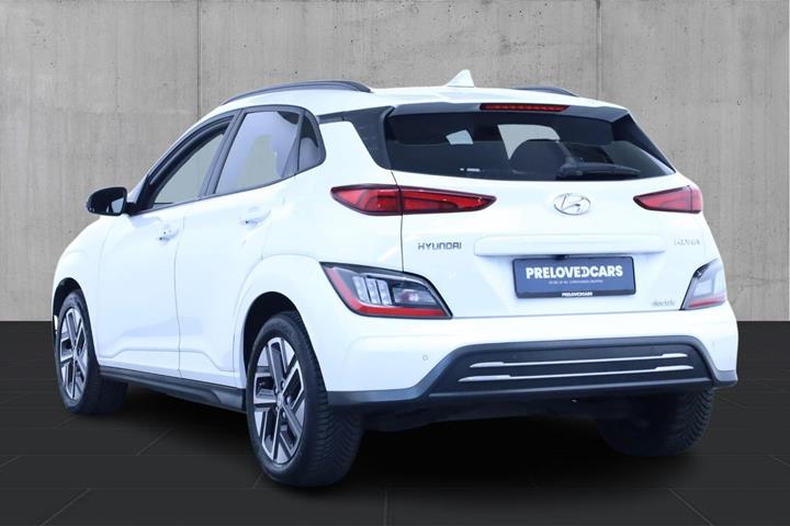 Hvid Hyundai Kona fra 2022