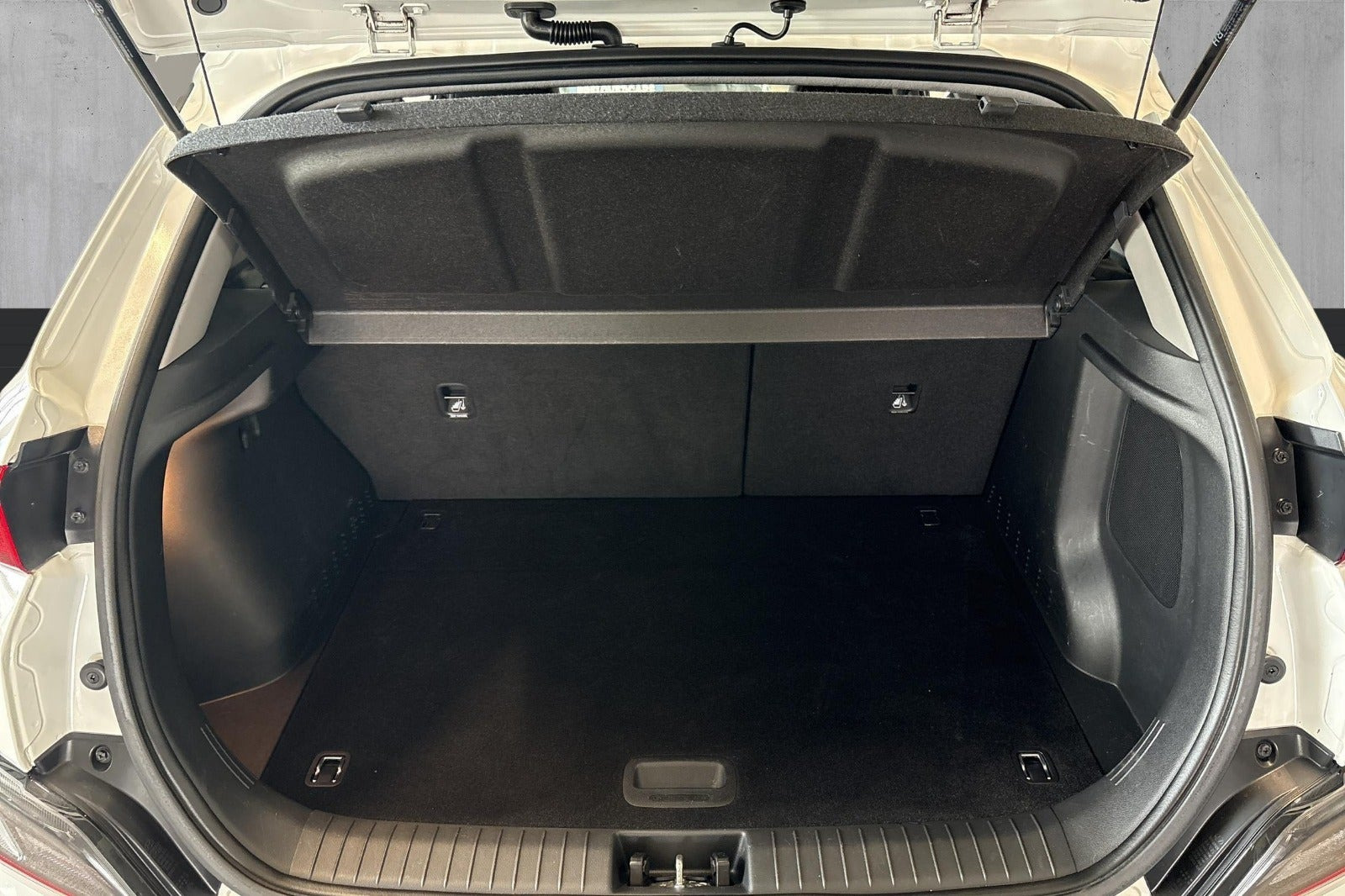 Hvid Hyundai Kona fra 2022