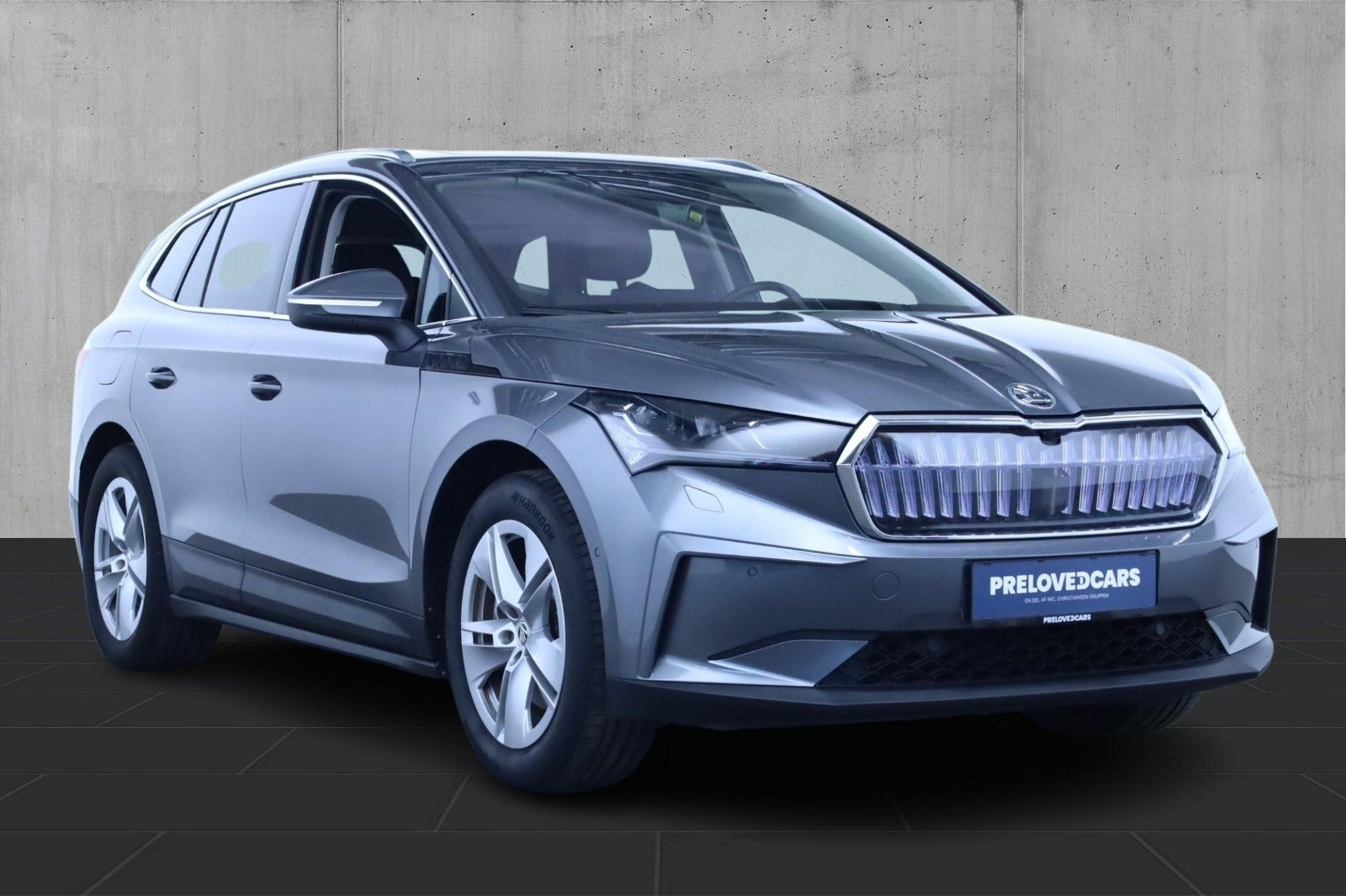 Grå Skoda Enyaq fra 2023