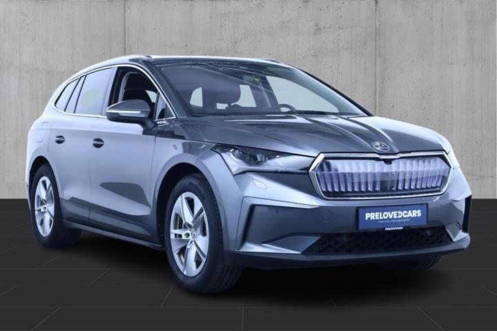 Grå Skoda Enyaq fra 2023
