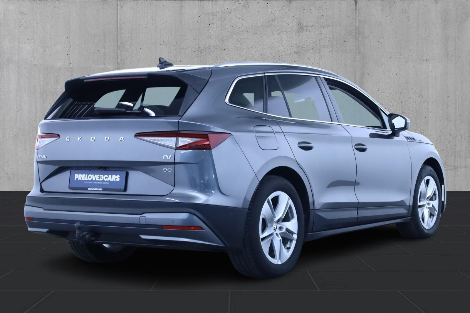 Grå Skoda Enyaq fra 2023