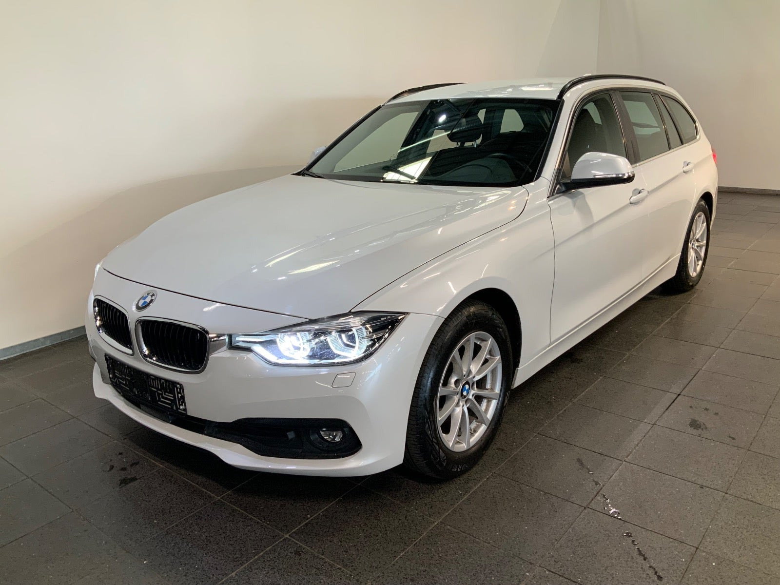 BMW 320d 2,0 Touring Advantage aut.
