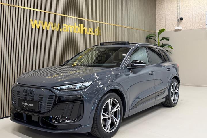 Grå Audi Q6 e-tron fra 2025