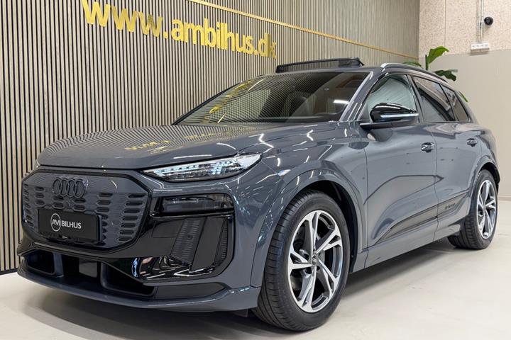 Grå Audi Q6 e-tron fra 2025