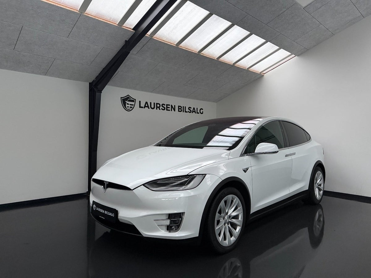 Hvid Tesla Model X fra 2019