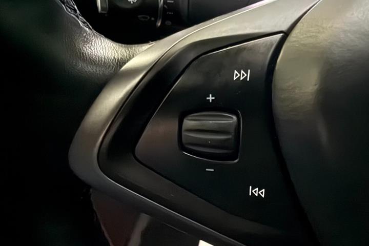 Hvid Tesla Model X fra 2019