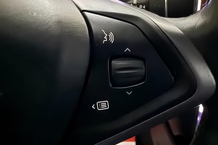 Hvid Tesla Model X fra 2019