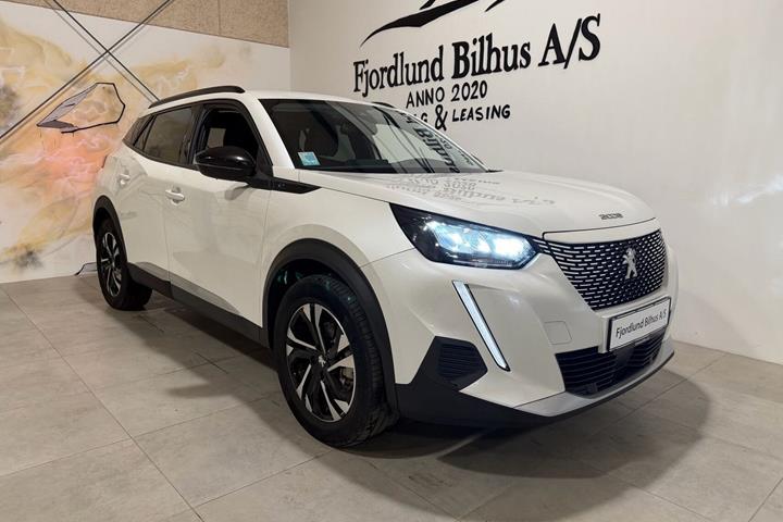 Hvid Peugeot e-2008 fra 2023
