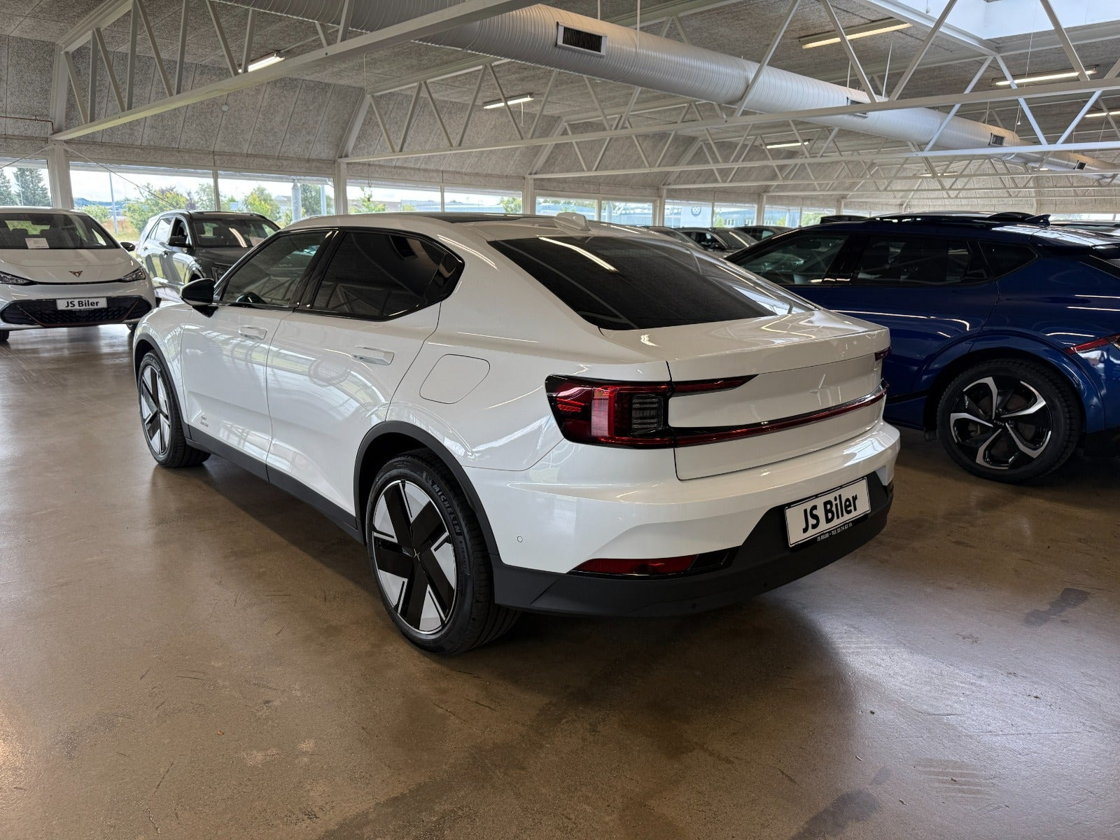 Hvid Polestar 2 fra 2025