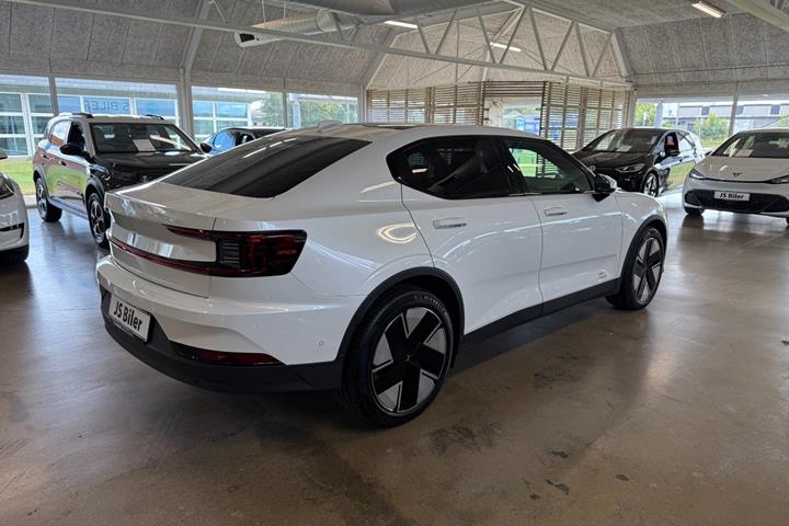 Hvid Polestar 2 fra 2025