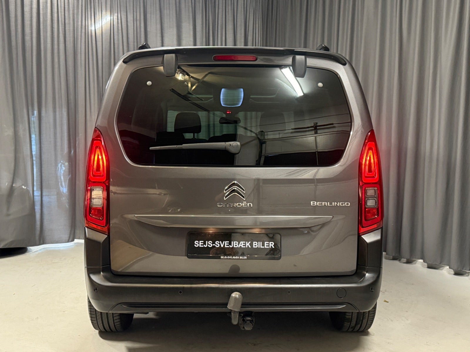Grå Citroën Berlingo fra 2019