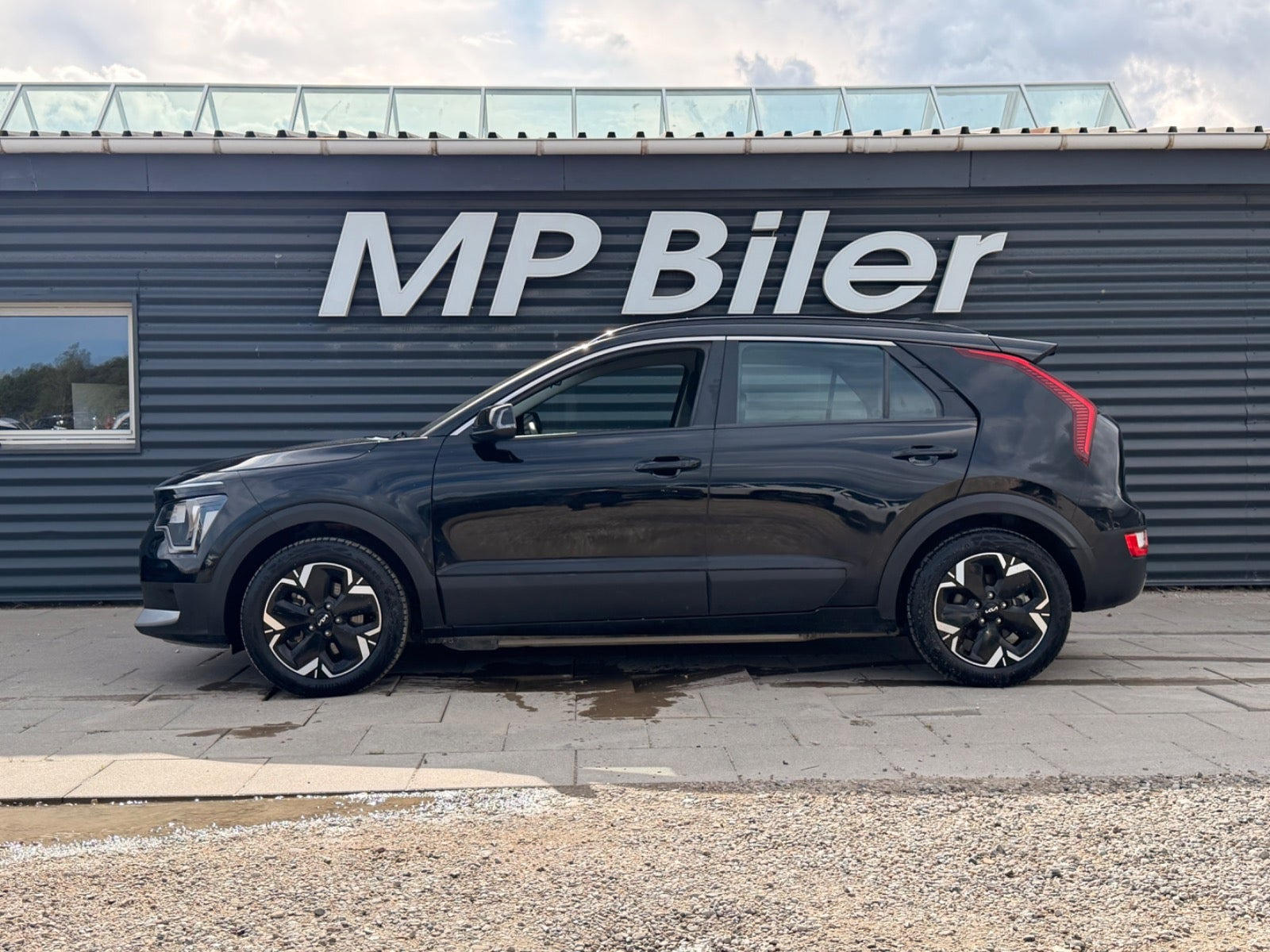 Sort Kia Niro fra 2023
