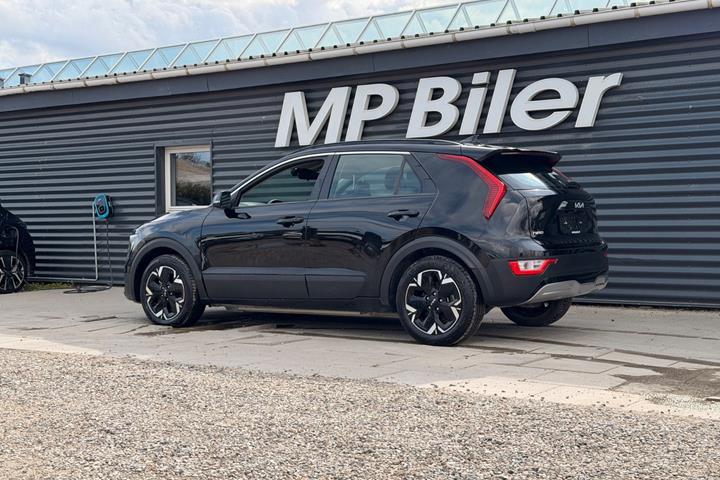 Sort Kia Niro fra 2023