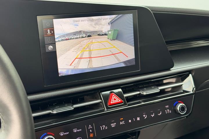 Sort Kia Niro fra 2023