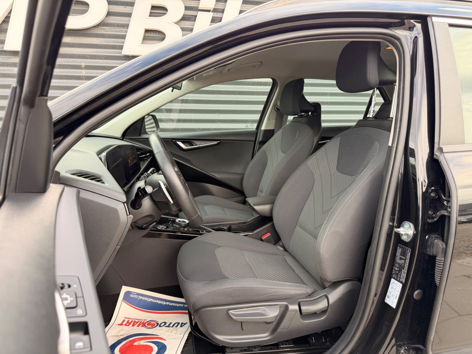 Sort Kia Niro fra 2023