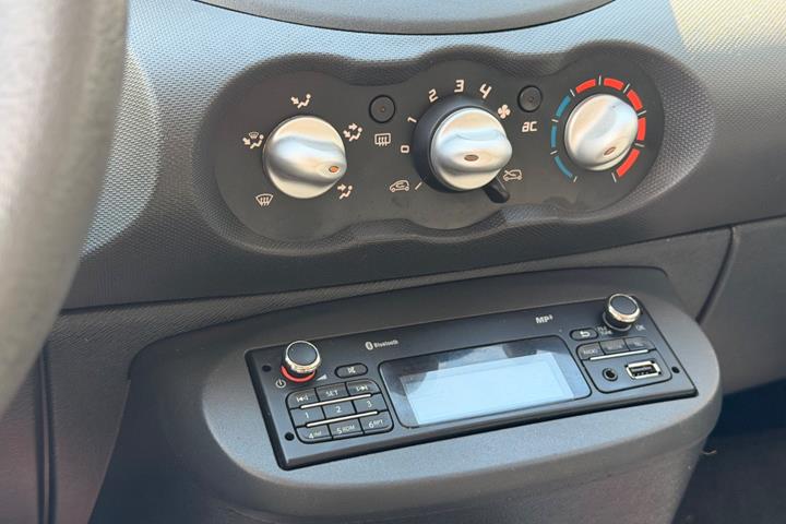 Sort Renault Twingo fra 2014