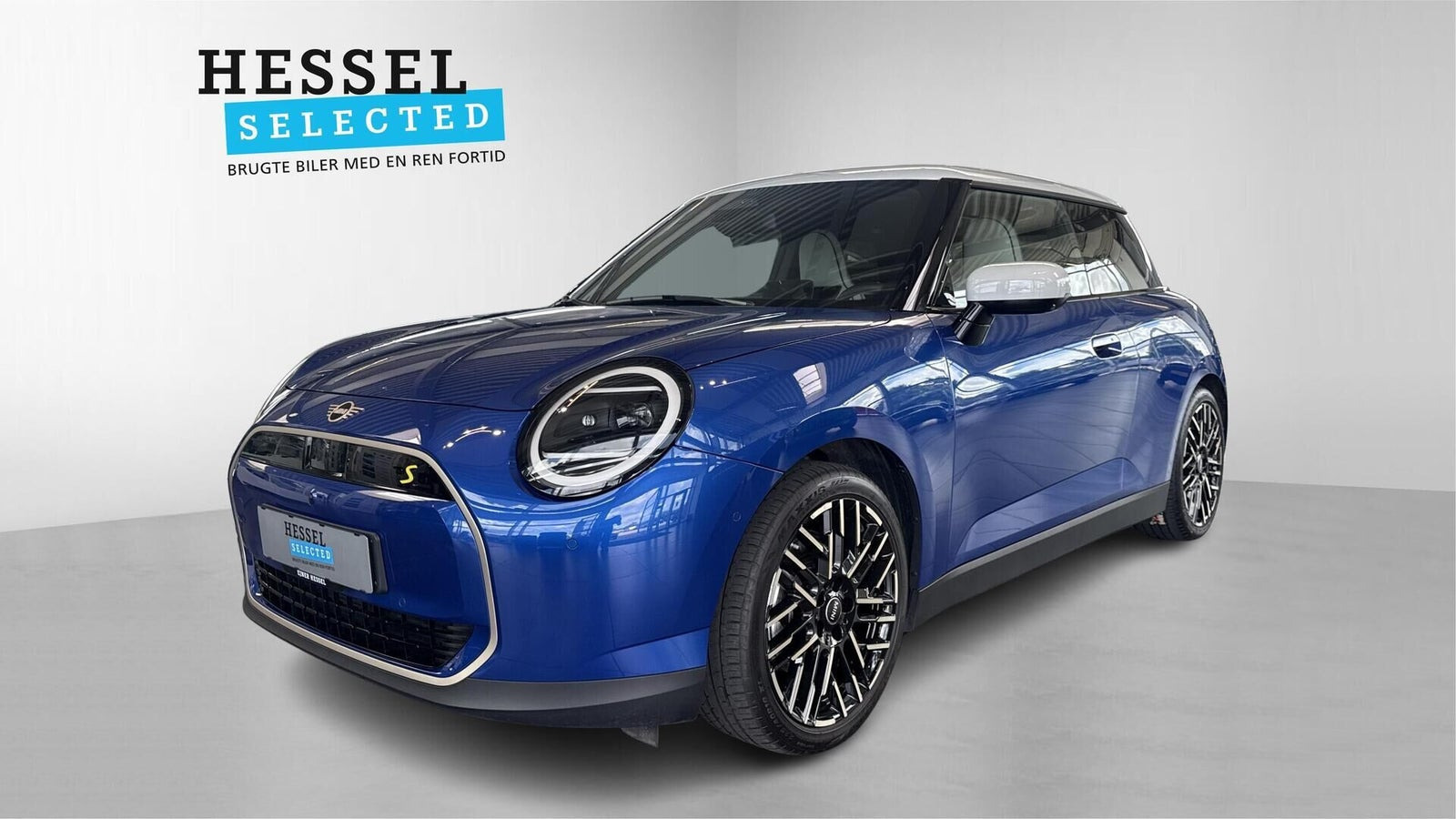 Blå Mini Cooper SE fra 2024