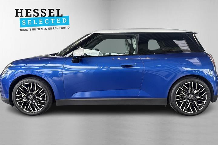 Blå Mini Cooper SE fra 2024