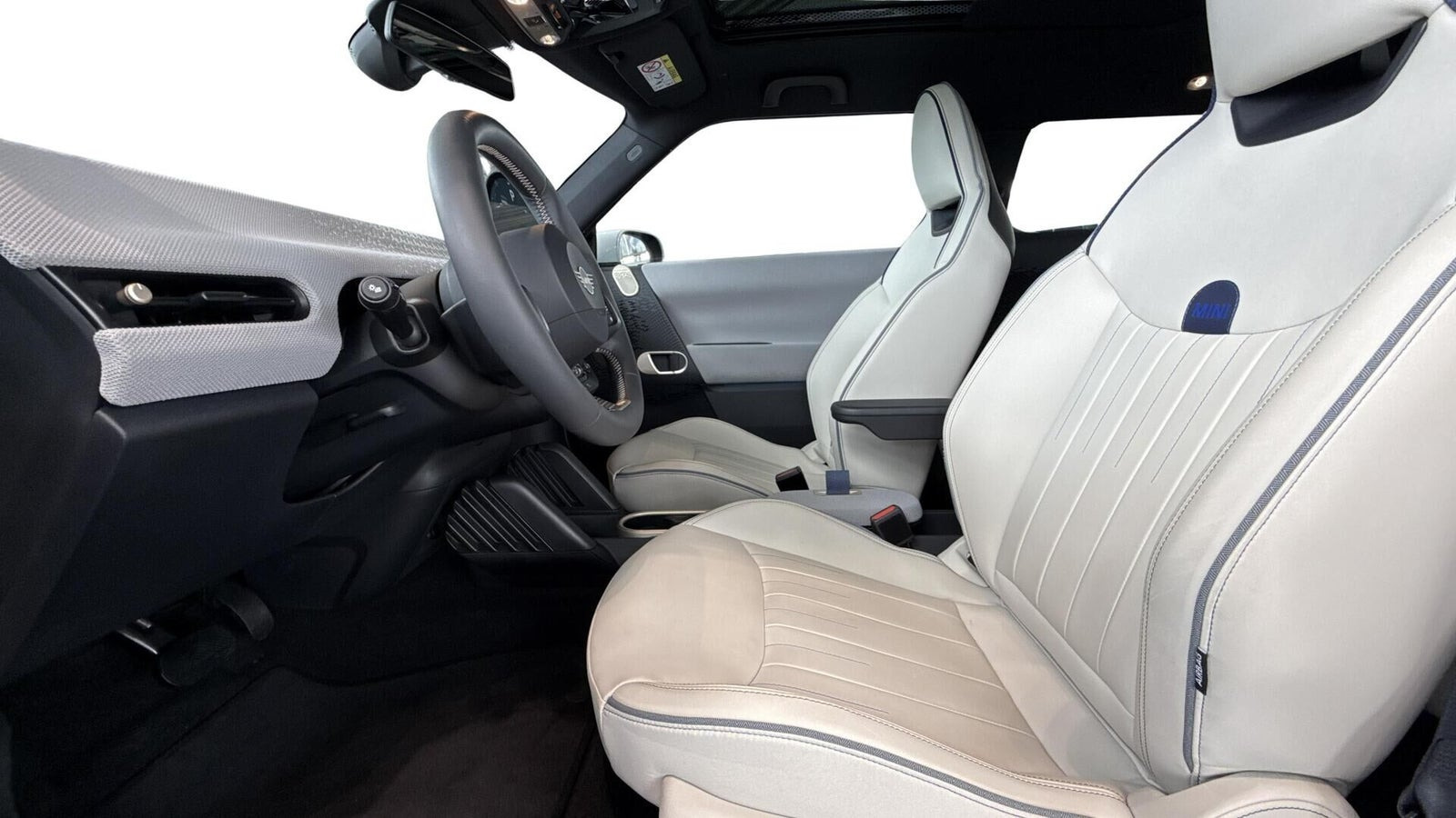 Blå Mini Cooper SE fra 2024