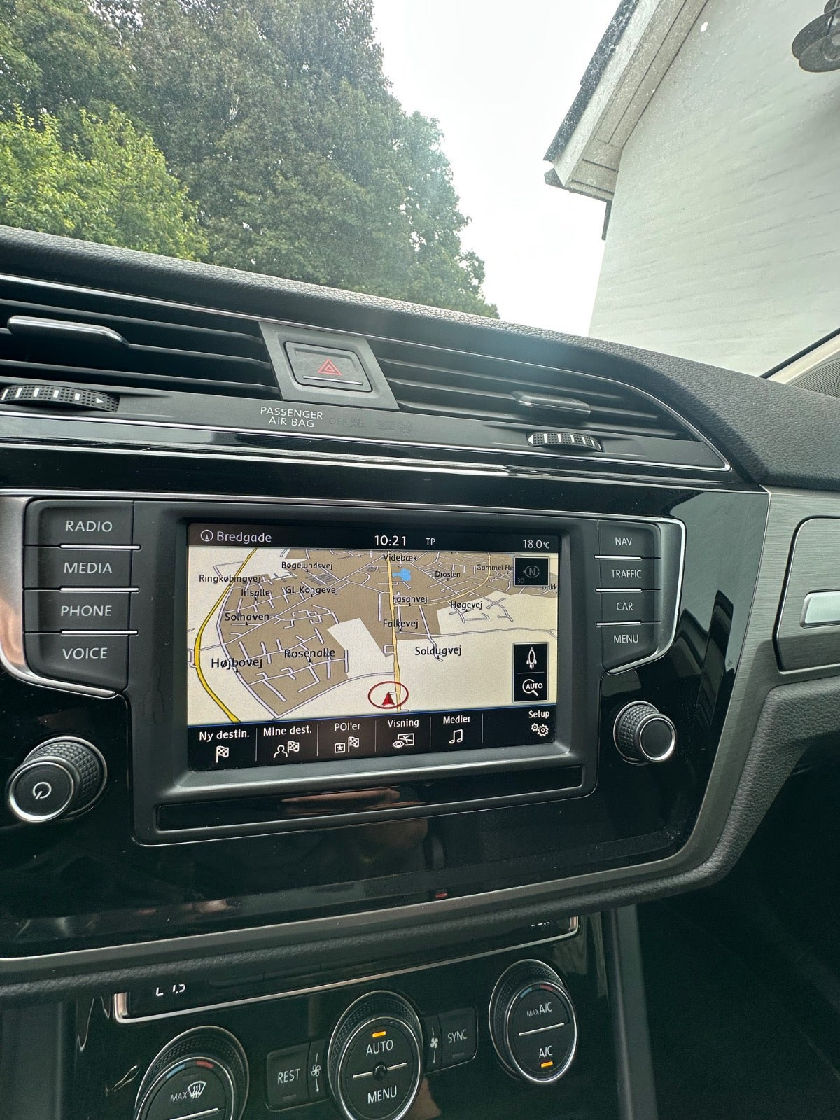 Sølv VW Touran fra 2017