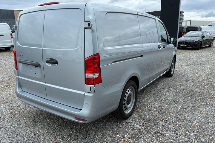 Sølv Mercedes eVito 119 fra 2027