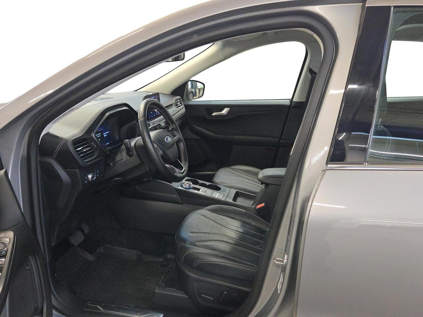 Sølv Ford Kuga fra 2020