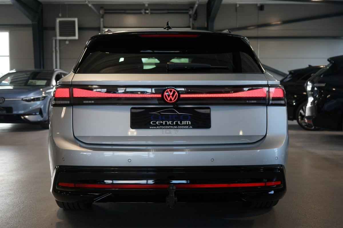 Sølv VW ID.7 fra 2025