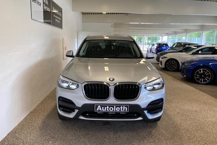 Sølv BMW X3 fra 2019