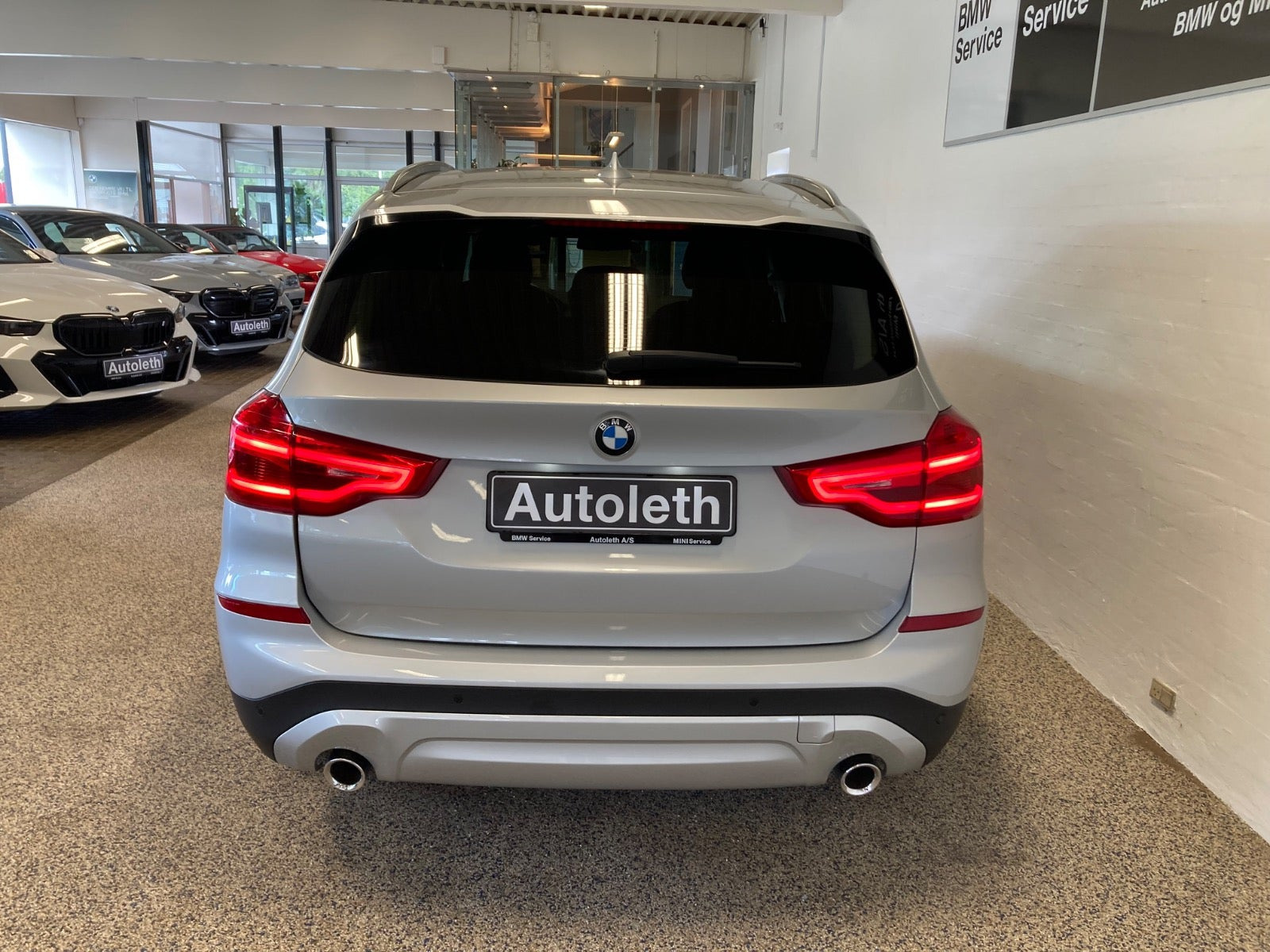 Sølv BMW X3 fra 2019