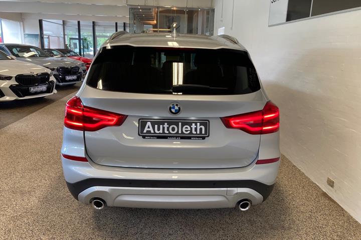 Sølv BMW X3 fra 2019