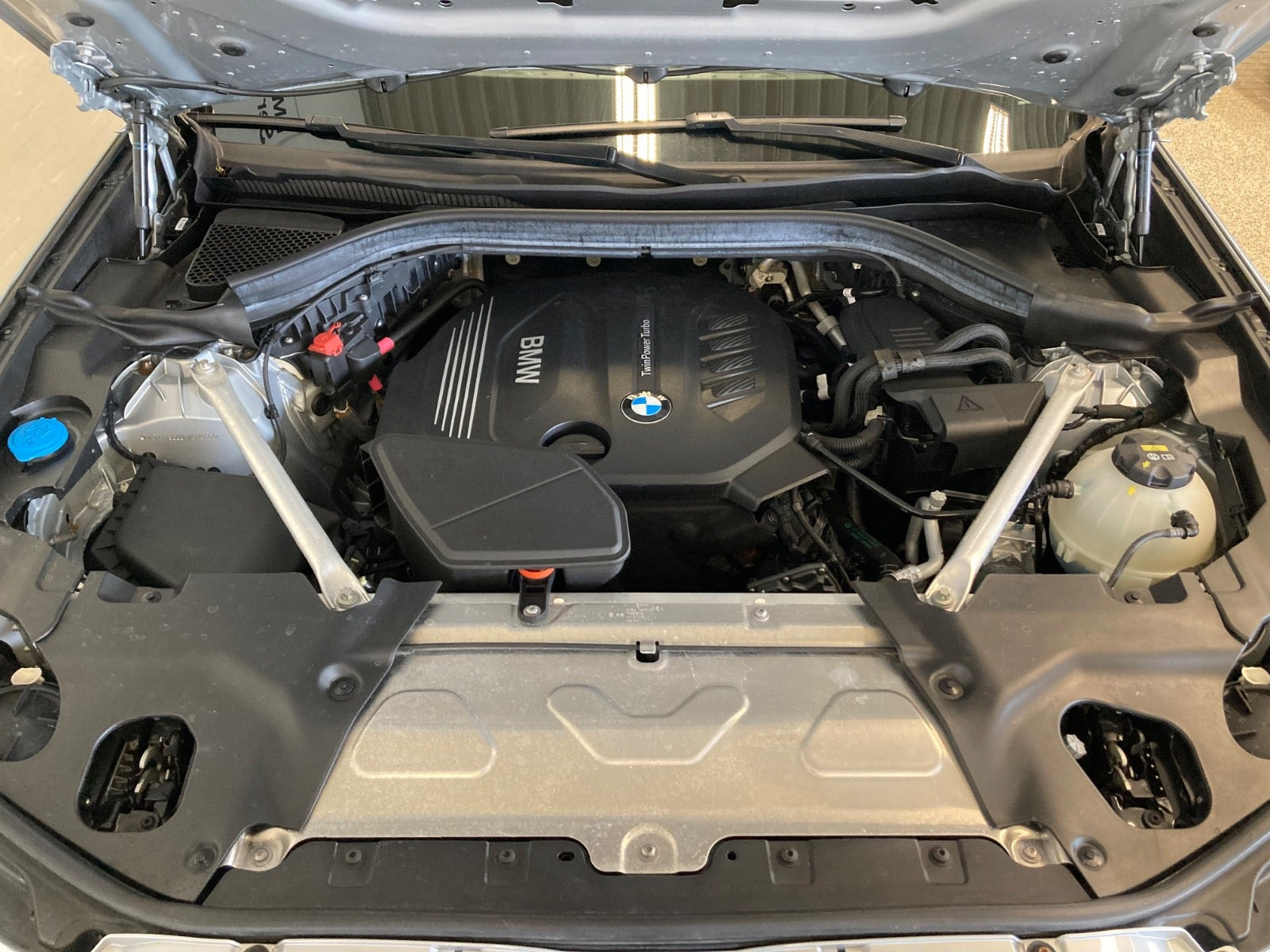 Sølv BMW X3 fra 2019