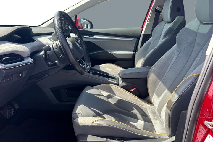Rød Skoda Enyaq fra 2022