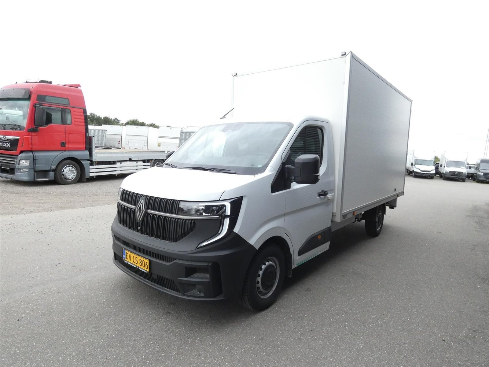 Hvid Renault Master V T35 fra 2026