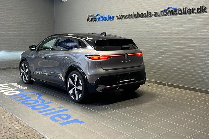 Grå Renault Megane E-Tech fra 2024