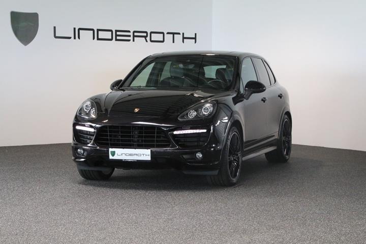 Sort Porsche Cayenne GTS fra 2014