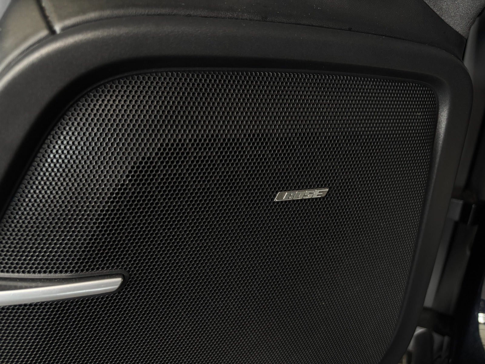 Sort Porsche Cayenne GTS fra 2014