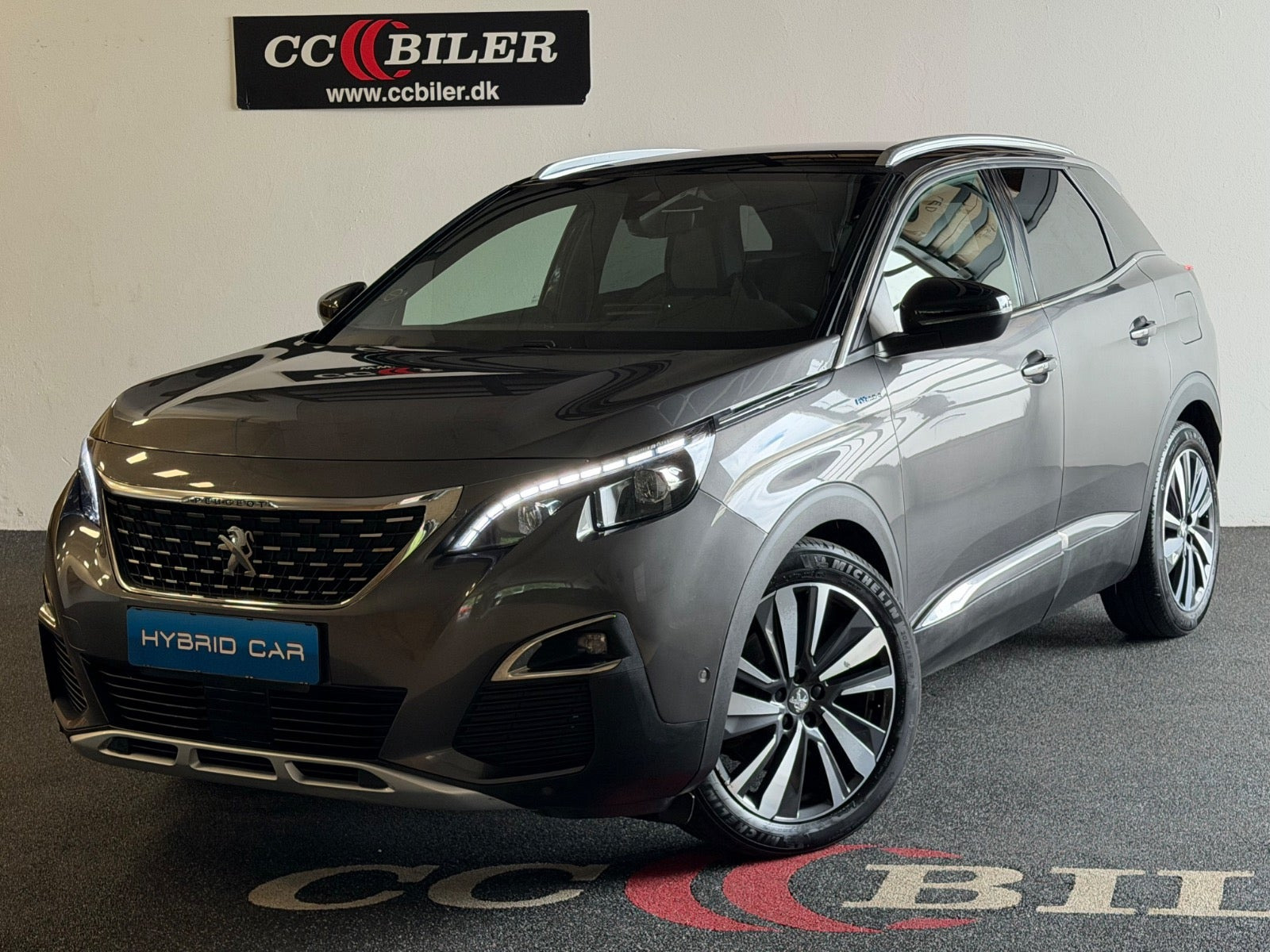 Grå Peugeot 3008 fra 2020