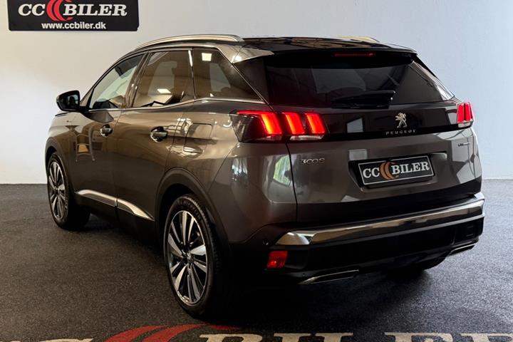 Grå Peugeot 3008 fra 2020