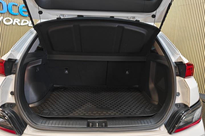 Hvid Hyundai Kona fra 2023