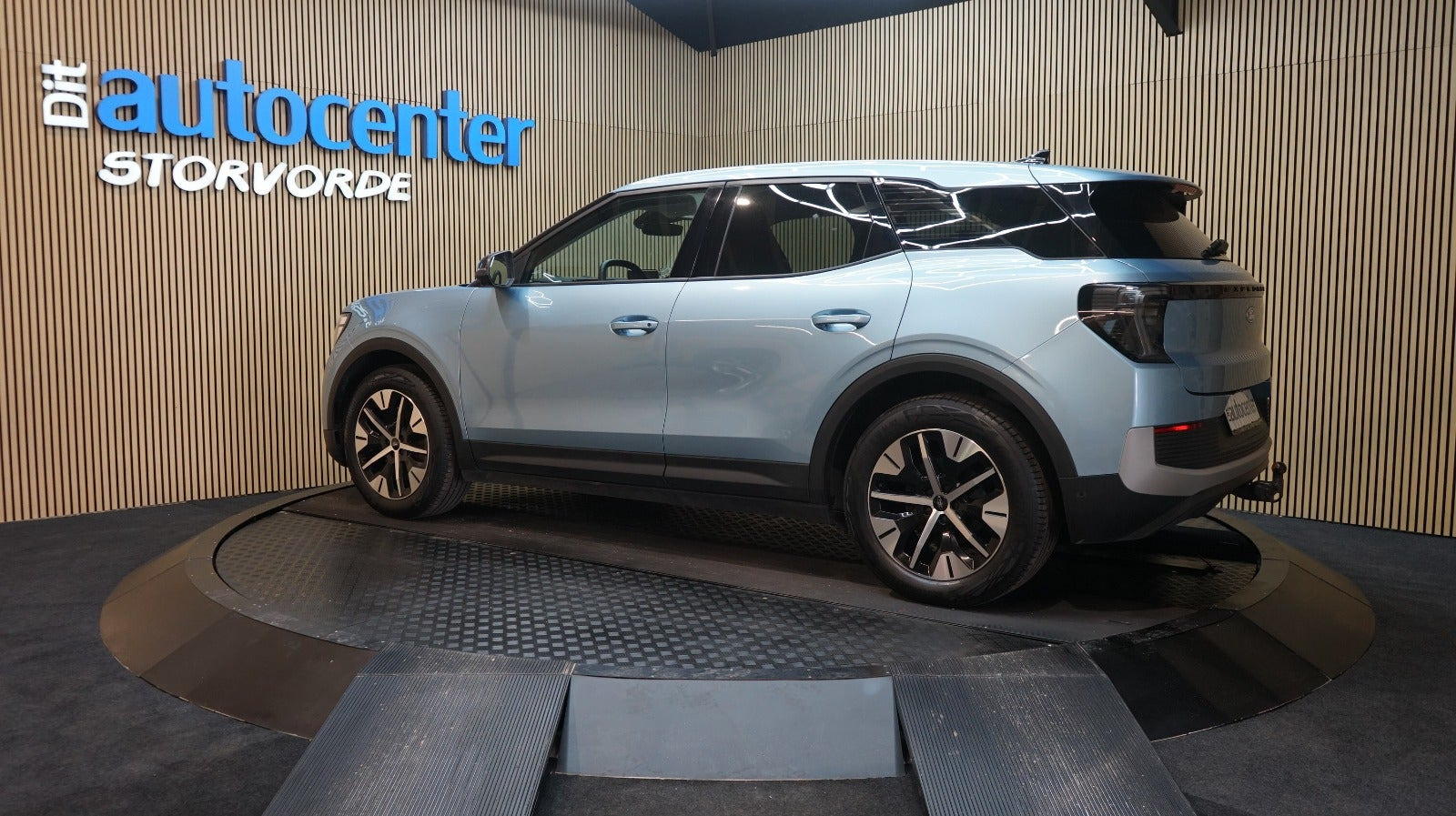 Blå Ford Explorer fra 2025